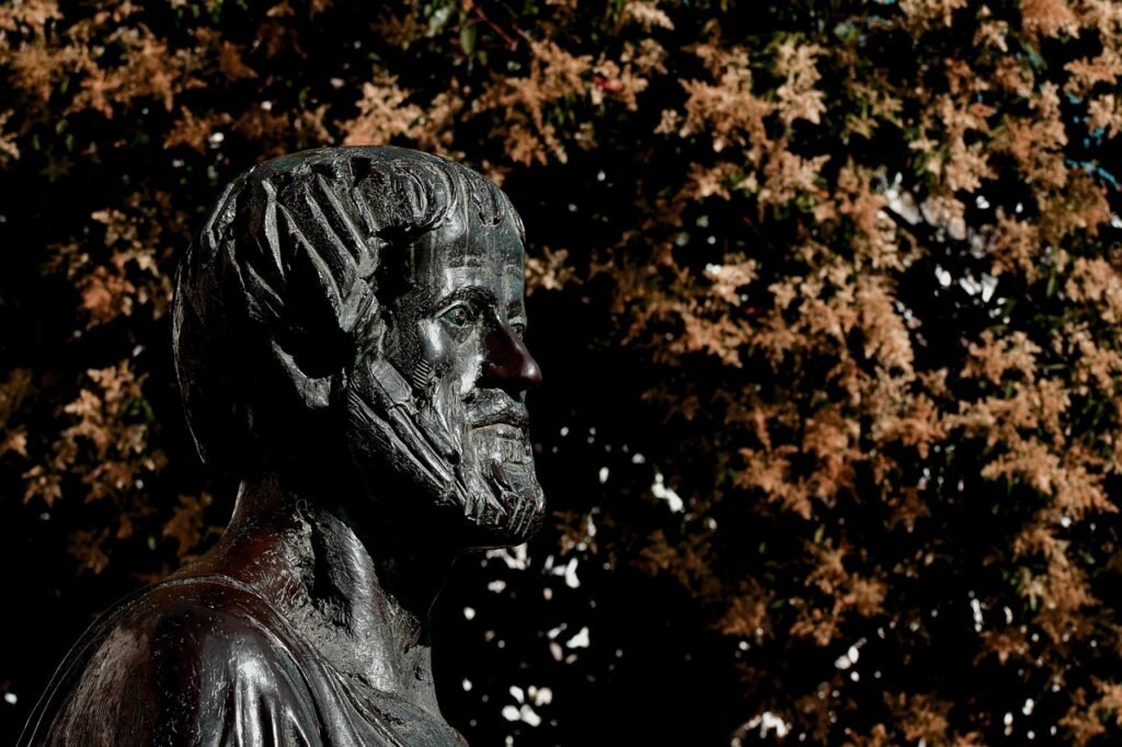 aristotle, statue, sculpture-6381362.jpg