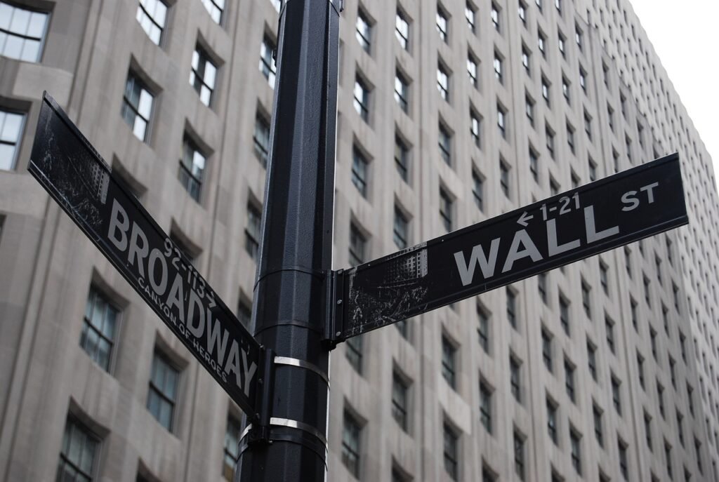 wall street, new york, manhattan-595458.jpg